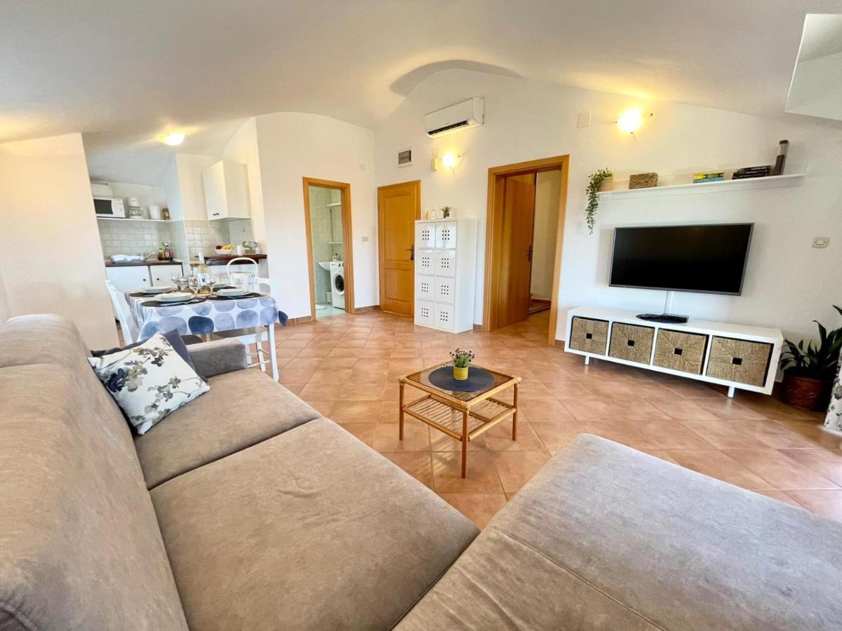 מדולין Apartments Ladonja מראה חיצוני תמונה
